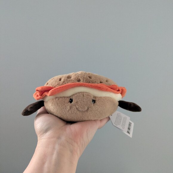 Jellycat Smoked Salmon Bagel Amuseables - Picture 1 of 3